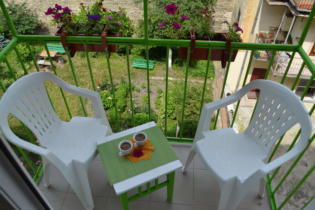 Near Citadel Apartment Лвив Стая снимка