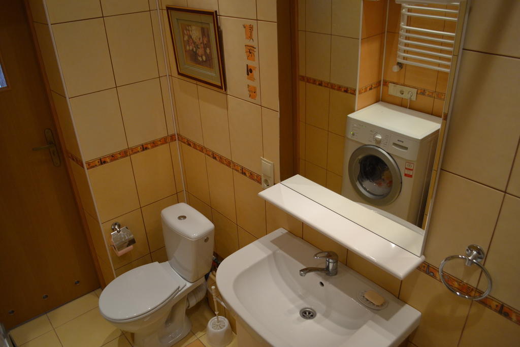 Near Citadel Apartment Лвив Стая снимка